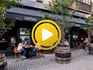 Видео - Выдвижная локтевая маркиза для летней площадки ресторана